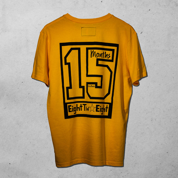 EightTwoEight T-Shirt "Fifteen Months" ft. Kick Back Unisex Farbe Gelb